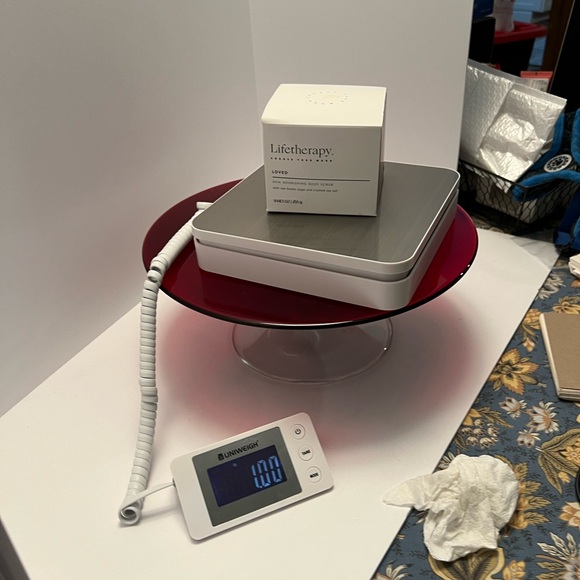 Lifetherapy Loved Skin Nourishing Body Scrub - Picture 8 of 9